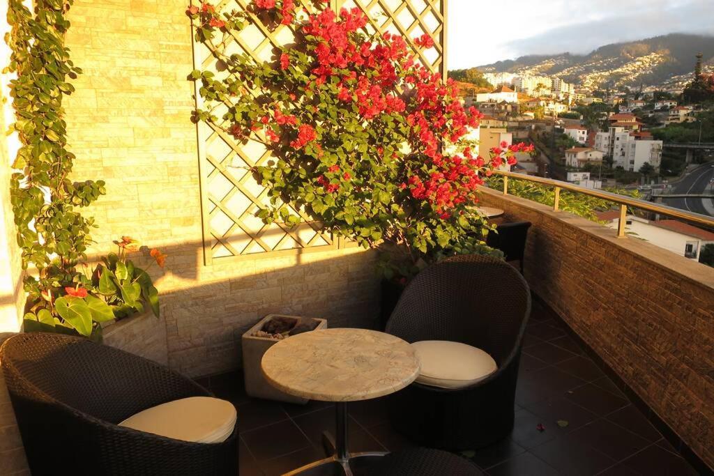 Varandas Da Fe Apartment ฟุงชาล ภายนอก รูปภาพ