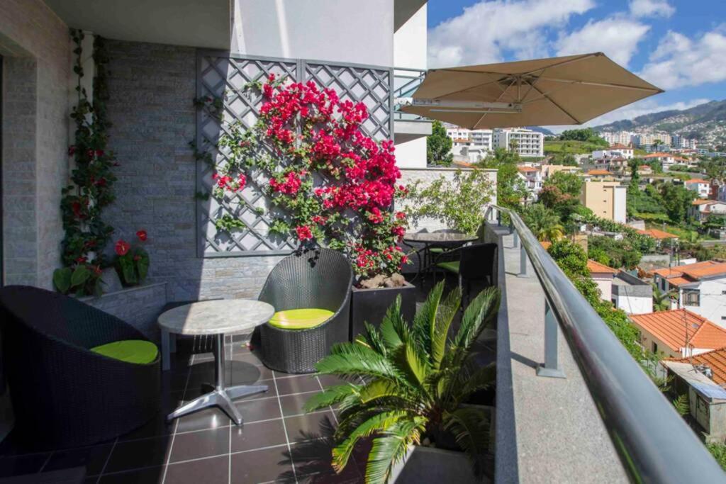 Varandas Da Fe Apartment ฟุงชาล ภายนอก รูปภาพ