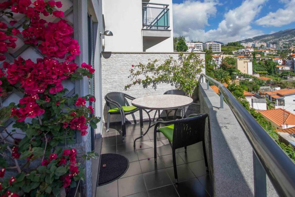 Varandas Da Fe Apartment ฟุงชาล ภายนอก รูปภาพ
