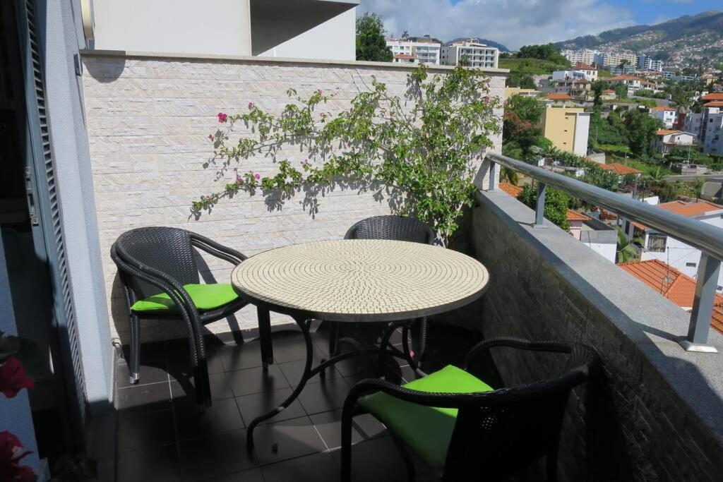 Varandas Da Fe Apartment ฟุงชาล ภายนอก รูปภาพ